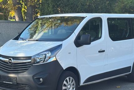 Opel Vivaro 89.492 km 17.990 € Stuttgart 70374