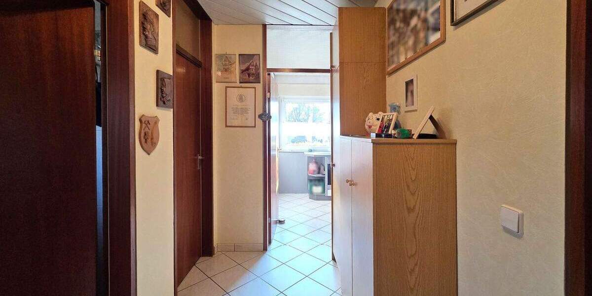 Etagenwohnung Ludwigsburg Hoheneck - 3 Zimmer, 93 m&sup2;, 336.000&euro; | Angebot:24696782