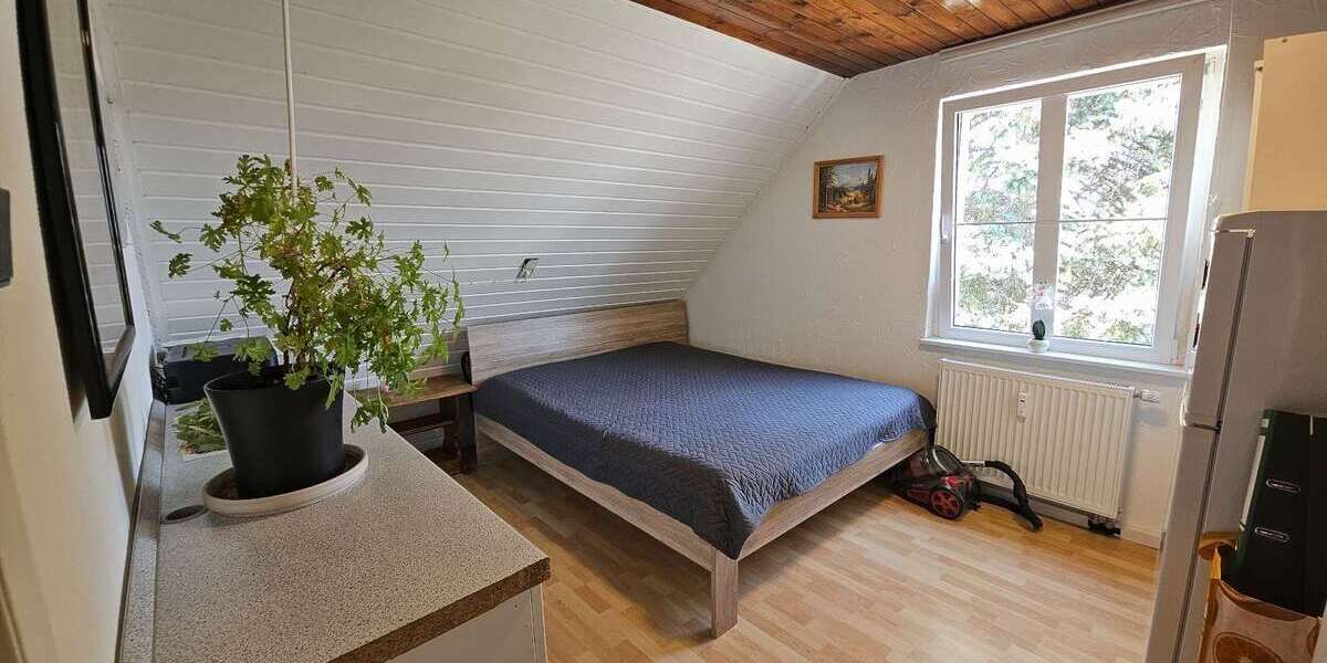 Charmante 3-Zimmer-Dachgeschosswohnung mit Garage und Gartenbereich in Denkendorf - Dachgeschoßwohnung Denkendorf | Angebot:27532423