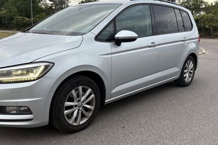 VW Touran 322.900 km 7.990 &euro; Fellbach - Stuttgart 70736