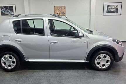Dacia Sandero 74.000 km 4.990 &euro; Asperg 71679
