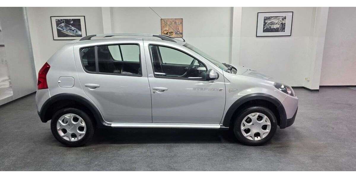 Dacia Sandero 74.000 km 4.990 &euro; Asperg 71679