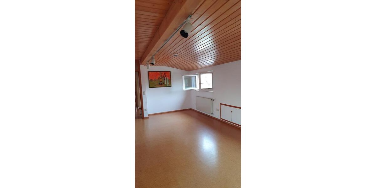 Etagenwohnung Wendlingen am Neckar - 4.5 Zimmer, 150 m&sup2;, 1.750&euro; | Angebot:25329928