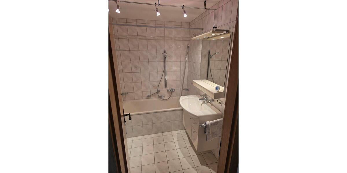 Etagenwohnung Gerlingen - 3.5 Zimmer, 87 m&sup2;, 1.300&euro; | Angebot:24787187