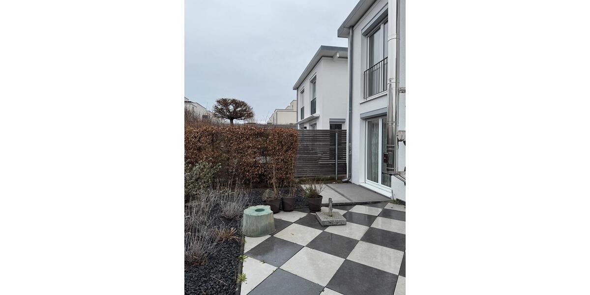 Einfamilienhaus Ostfildern - 7 Zimmer, 150 m&sup2;, 2.700&euro; | Angebot:24733813