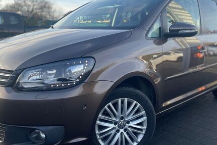 VW Touran 148.235 km 11.900 &euro; Tübingen 72072