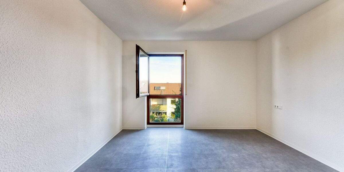 Etagenwohnung Ludwigsburg Ost - 3 Zimmer, 88 m&sup2;, 1.100&euro; | Angebot:25671013