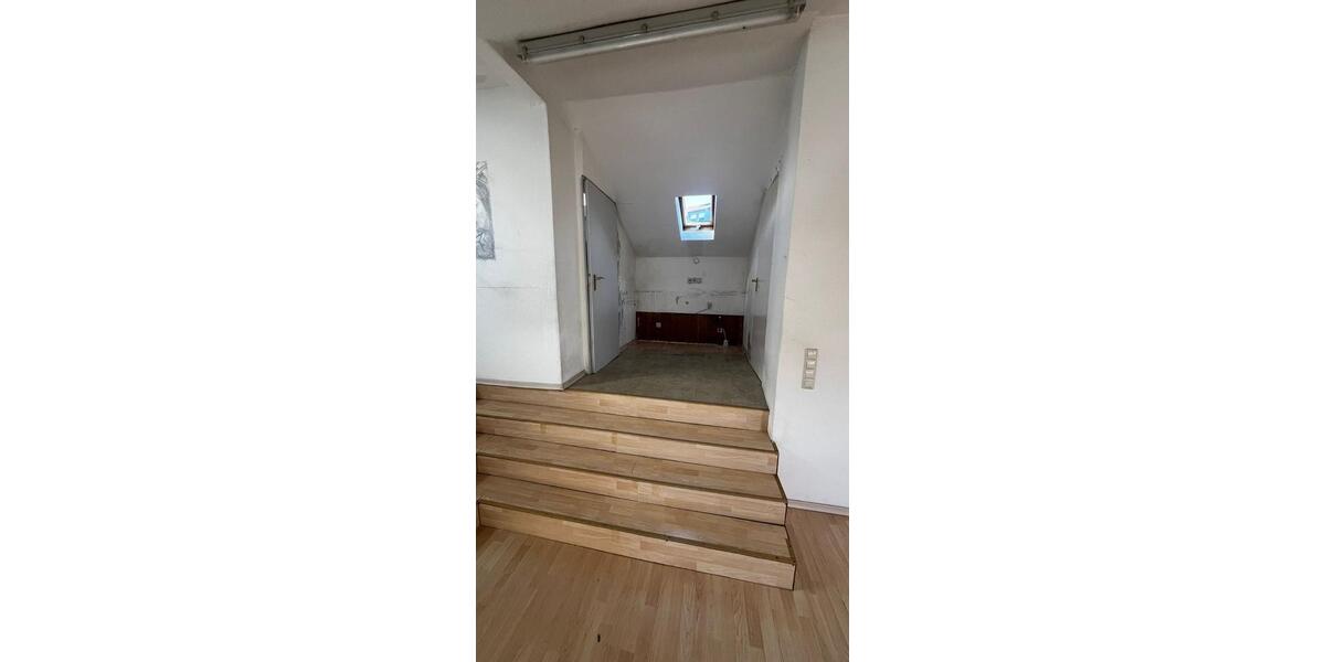 Dachgeschoßwohnung Sindelfingen - 2 Zimmer, 50 m&sup2;, 500&euro; | Angebot:24828106