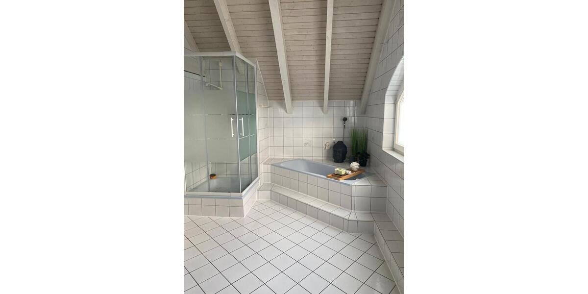 Maisonettenwohnung Filderstadt - 5 Zimmer, 145 m&sup2;, 1.700&euro; | Angebot:25944194