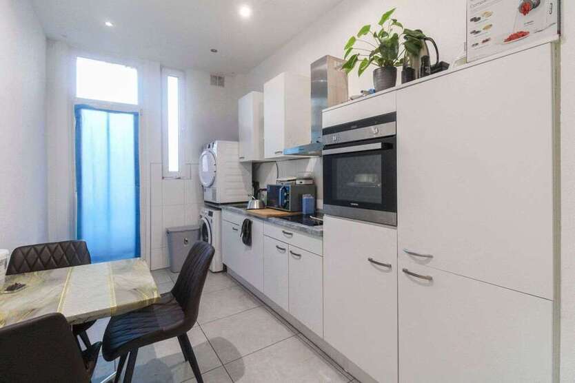 Wohnung zum Kaufen in Stuttgart 255.000 € 84.11 m²