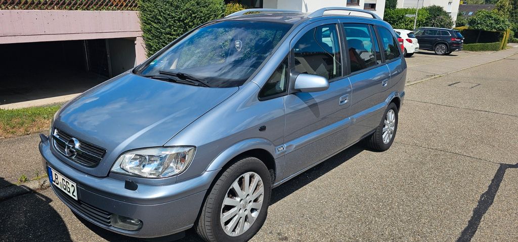 Opel Zafira 196.000 km 2.950 &euro; Remseck 71686