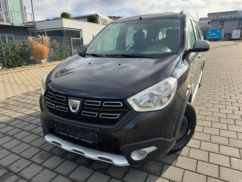 Dacia Lodgy 71.000 km 8.980 € Holzgerlingen 71088