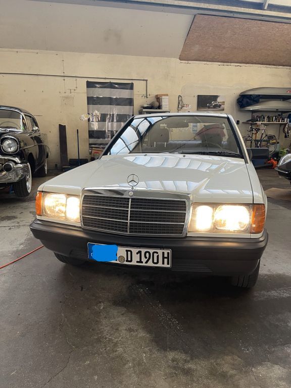 Mercedes-Benz 190 140.000 km 7.600 € Reutlingen 72766