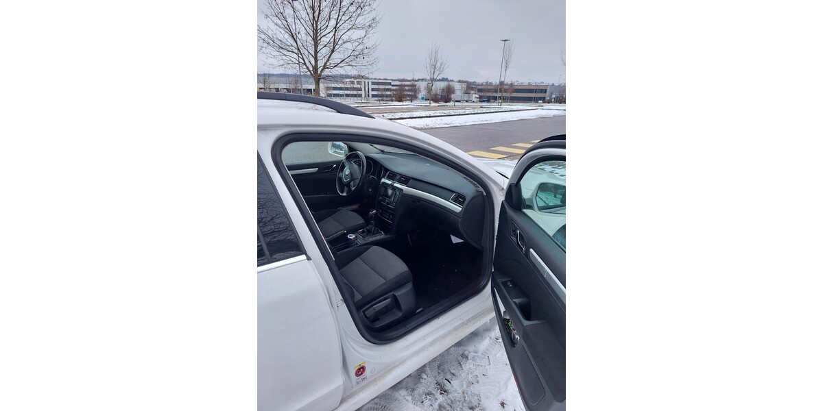 Skoda Superb Kombi 187.000 km 8.400 &euro; Pforzheim 75175