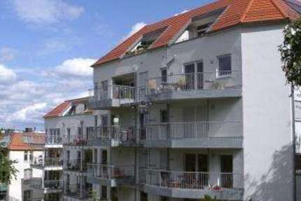 Wohnung Stuttgart Rotebühl - 4 Zimmer, 121 m&sup2;, 1.960&euro; | Angebot:24943238