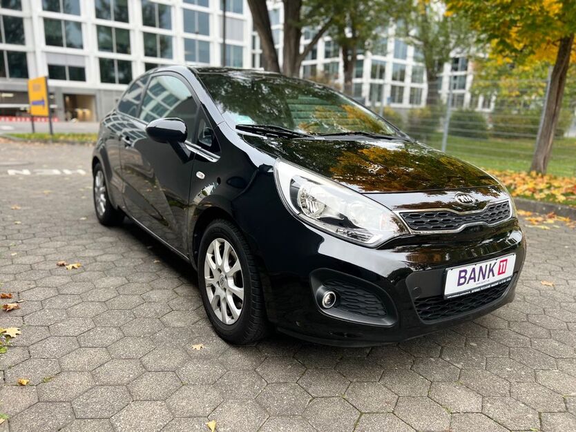 Kia Rio 29.000 km 7.600 € Stuttgart 70567