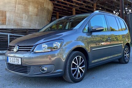 VW Touran 211.000 km 10.700 € Stuttgart 70567