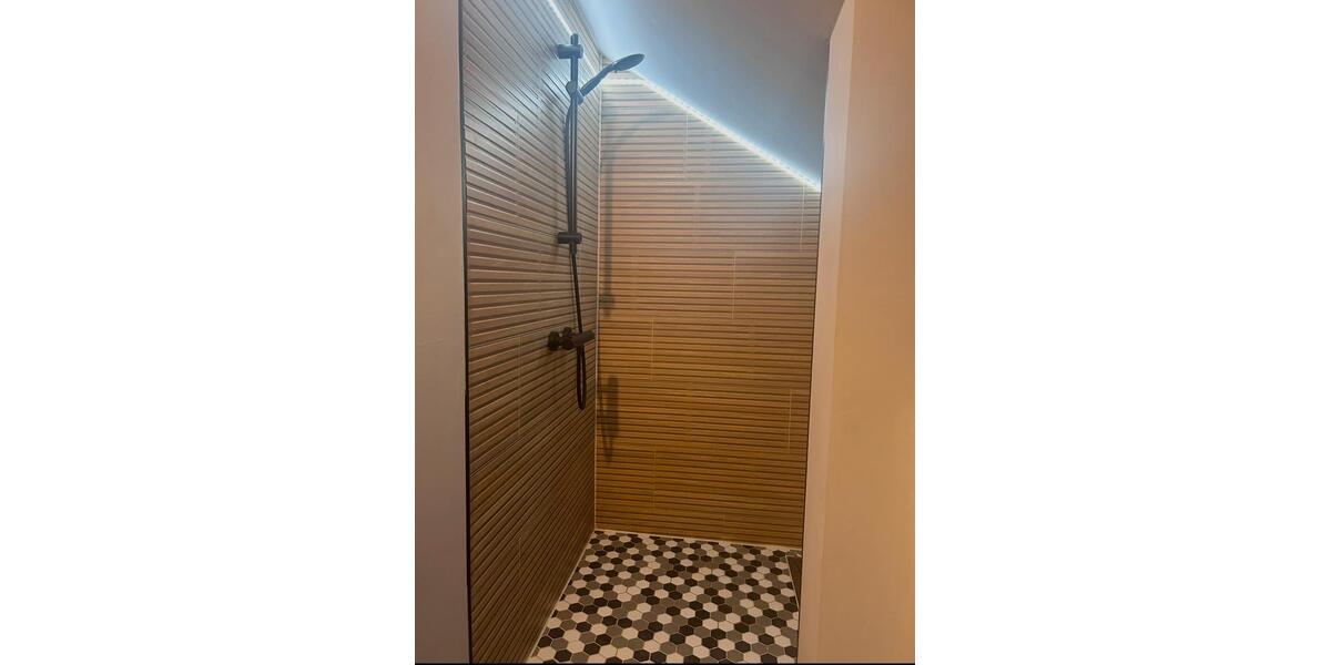 Dachgeschoßwohnung Pforzheim - 3 Zimmer, 63 m&sup2;, 750&euro; | Angebot:27576400