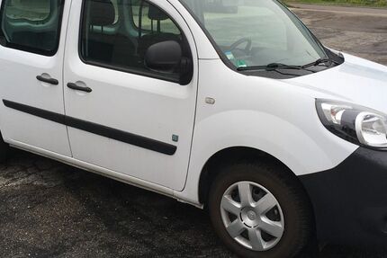 Renault Kangoo E-TECH 18.200 km 7.900 € Ludwigsburg 71636