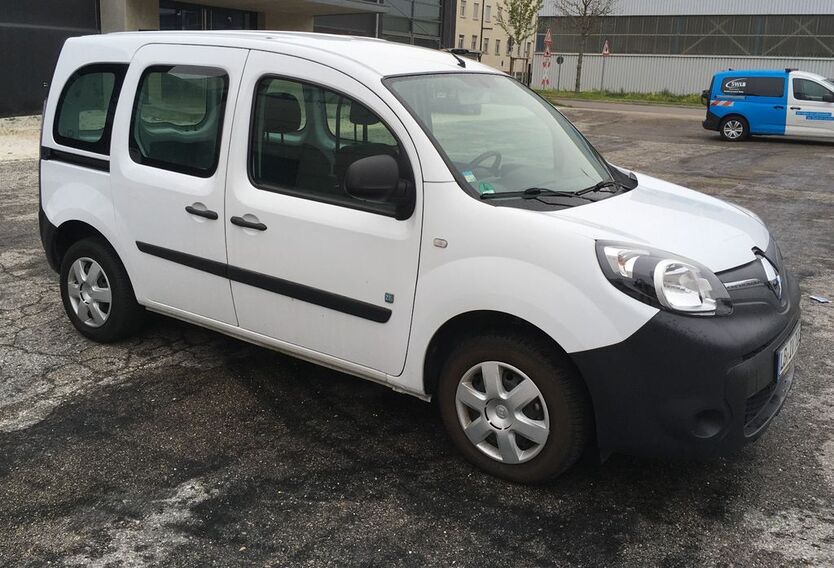Renault Kangoo E-TECH 18.200 km 7.900 € Ludwigsburg 71636