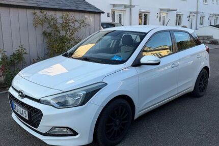 Hyundai i20 68.500 km 7.400 € Korntal Münchingen 70825