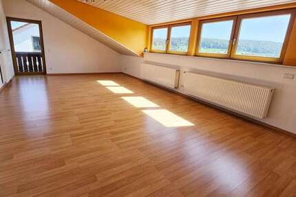Wohnung Calw - 2.5 Zimmer, 80 m&sup2;, 800&euro; | Angebot:25931189
