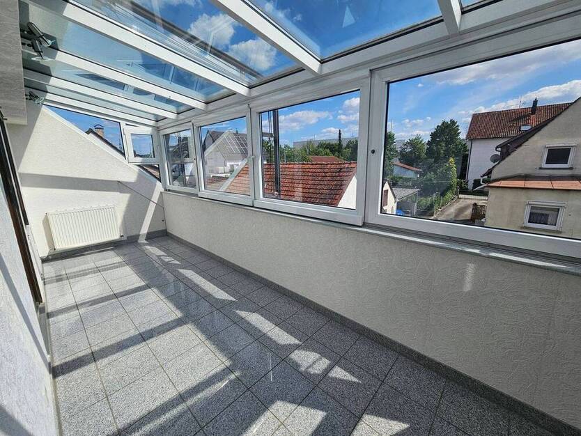 ++Haus mit 2 Wohnungen, Balkon, Küche und große Doppelgarage 7 zimmer