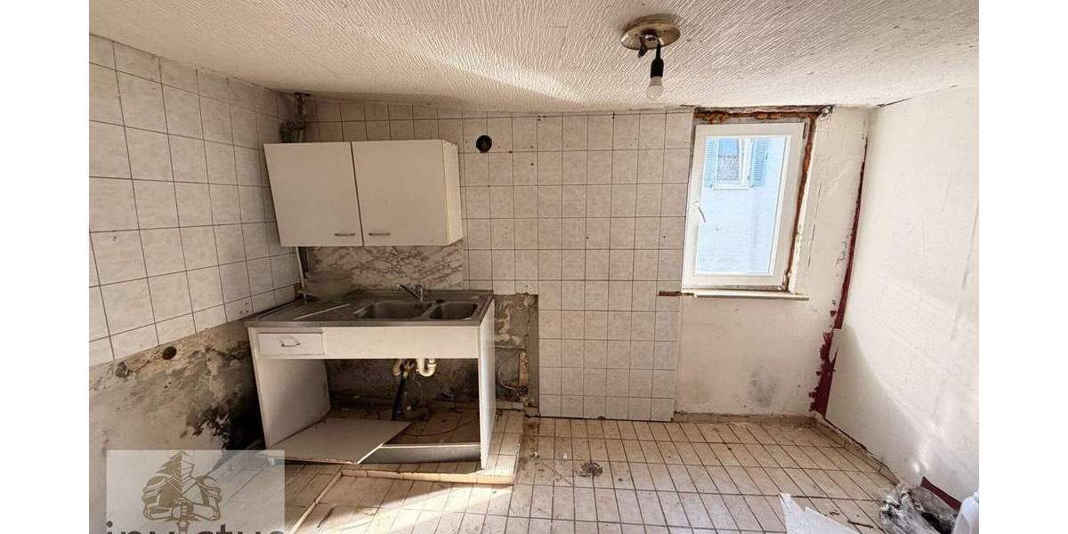 Einfamilienhaus Vaihingen an der Enz / Enzweihingen Enzweihingen - 5 Zimmer, 90 m&sup2;, 99.000&euro; | Angebot:25836706