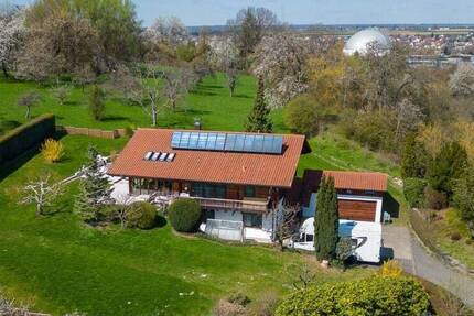 Einfamilienhaus in privilegierter Lage mit weitläufigem Garten und herrlichem Panorama 4 zimmer