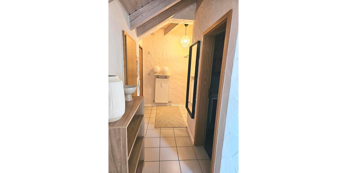 Dachgeschoßwohnung Aidlingen - 2.5 Zimmer, 57 m&sup2;, 225.000&euro; | Angebot:24294228