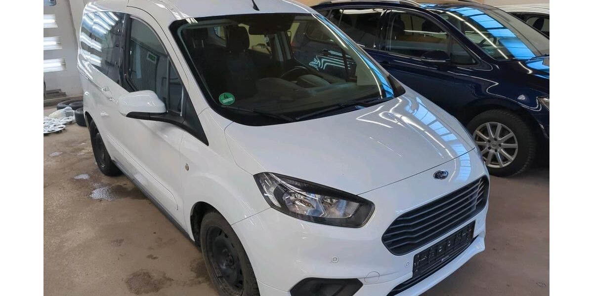 Ford Tourneo Courier 192.000 km 8.550 &euro; Ditzingen 71254