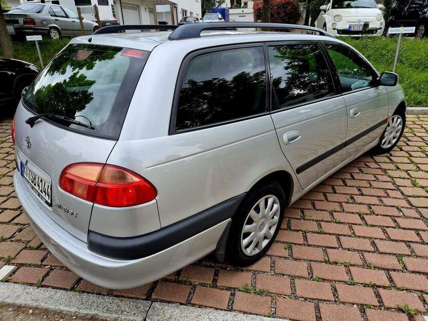 Avensis