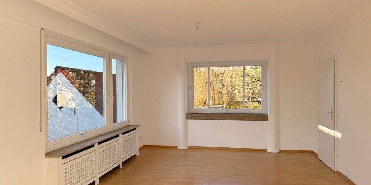 Mehrfamilienhaus, Wohnhaus Nürtingen - 5 Zimmer, 175 m&sup2;, 2.500&euro; | Angebot:25413258