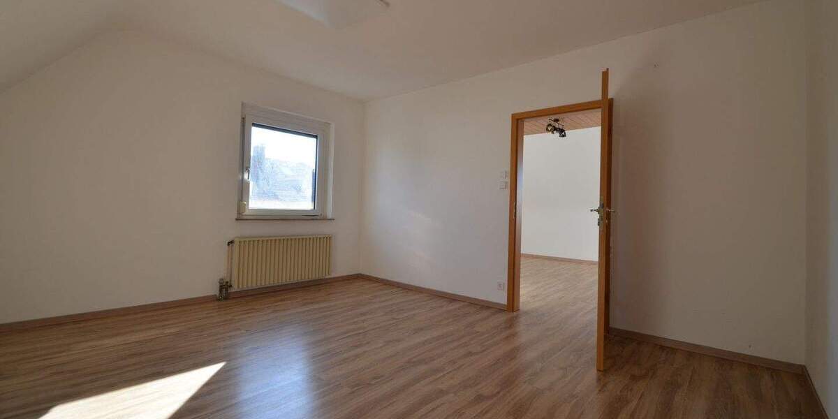 Mehrfamilienhaus, Wohnhaus Rutesheim - 7 Zimmer, 178 m&sup2;, 538.000&euro; | Angebot:25704324