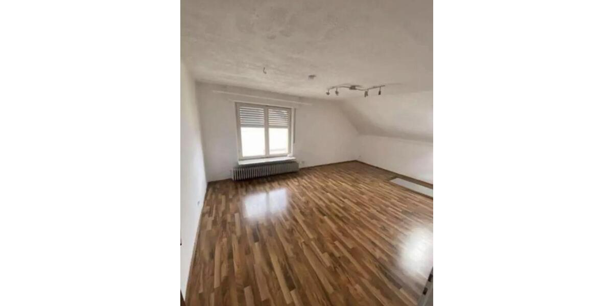Dachgeschoßwohnung Ludwigsburg - 3 Zimmer, 70 m&sup2;, 980&euro; | Angebot:24866988