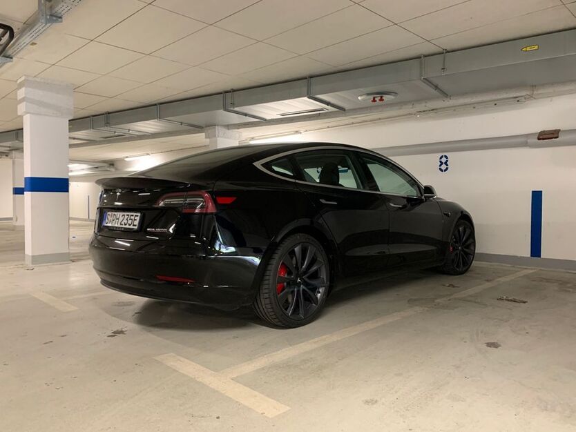 Tesla Model 3 65.000 km 26.800 € stuttgart 70176