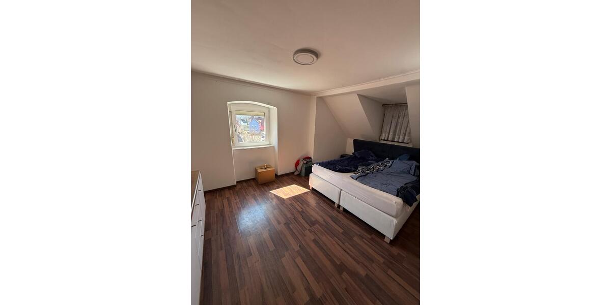 Etagenwohnung Mühlacker - 4 Zimmer, 90 m&sup2;, 1.000&euro; | Angebot:27625242