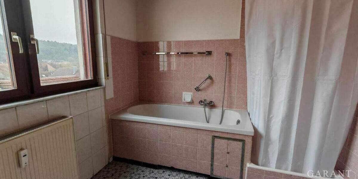 Etagenwohnung Pforzheim Eutingen - 4 Zimmer, 80 m&sup2;, 140.000&euro; | Angebot:24794437