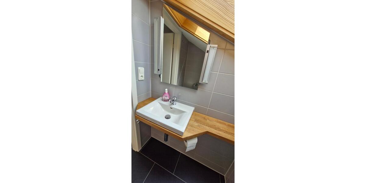 Dachgeschoßwohnung Stuttgart Stuttgart-West - 2.5 Zimmer, 42 m&sup2;, 250.000&euro; | Angebot:26089209