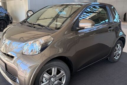 Toyota IQ 61.598 km 7.999 &euro; Ludwigsburg 71638