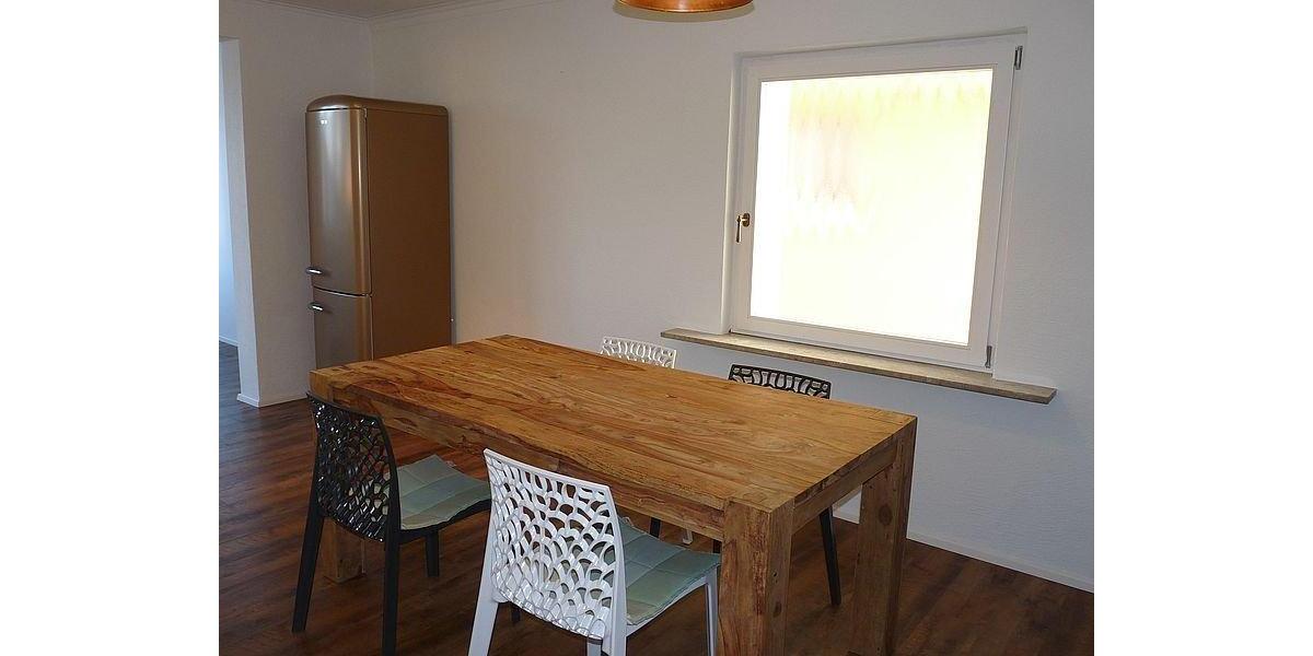 Erdgeschoßwohnung Ludwigsburg - 4.5 Zimmer, 126 m&sup2;, 1.700&euro; | Angebot:25899613