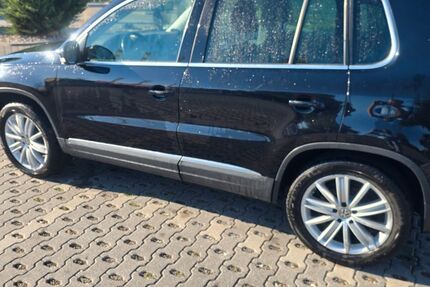 VW Tiguan 198.858 km 7.299 &euro; Rottenburg-Ergenzingen 72108