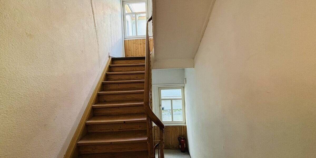 Etagenwohnung Esslingen Stadtmitte - 3 Zimmer, 103 m&sup2;, 210.000&euro; | Angebot:26672026