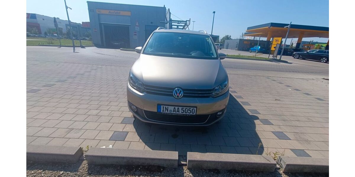 VW Touran 210.100 km 10.800 &euro; Hildrizhausen 71157