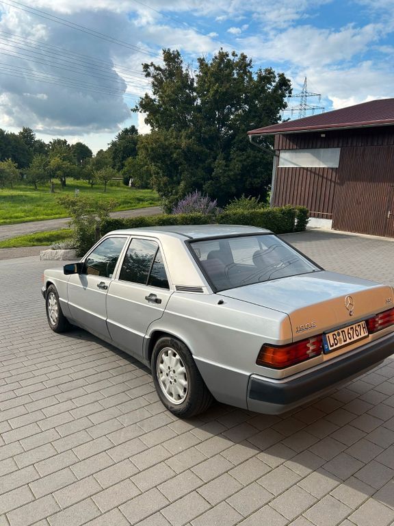Mercedes-Benz 190 153.135 km 9.999 € Remseck 71686