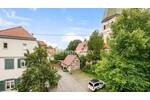 Möbliertes 1-Zimmer-Apartment im DG mit TG-Stellplatz - sofort bezugsfrei in Uni-Nähe!