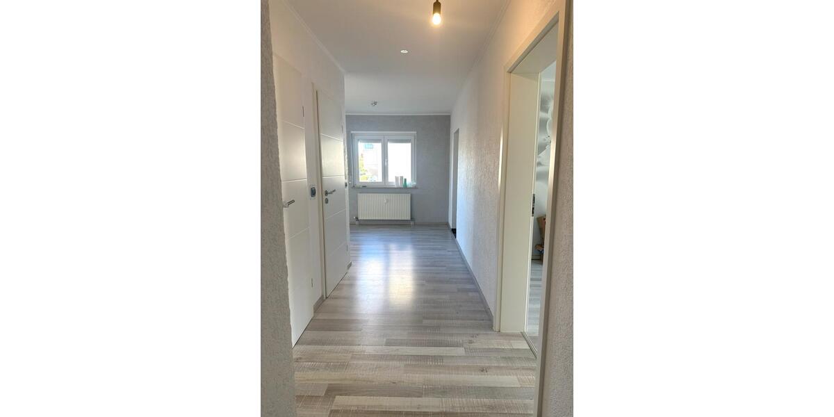 Etagenwohnung Pforzheim Eutingen - 3.5 Zimmer, 84 m&sup2;, 1.170&euro; | Angebot:25953936