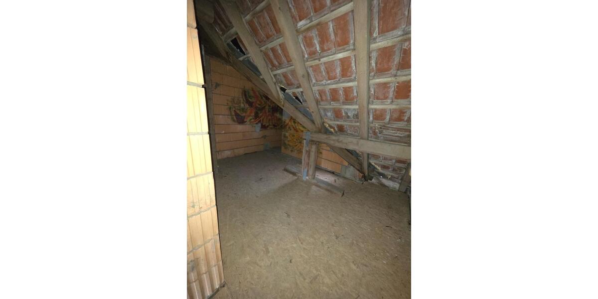 Reihenhaus Deckenpfronn - 7 Zimmer, 210 m&sup2;, 175.000&euro; | Angebot:25650202