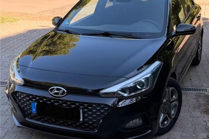 Hyundai i20 91.000 km 7.900 &euro; Bietigheim-BIssingen 74321