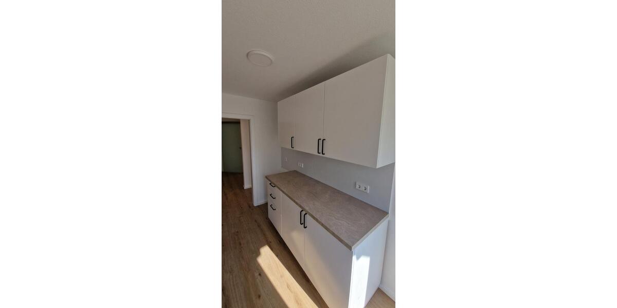 Hochparterre Metzingen - 3 Zimmer, 78 m&sup2;, 1.300&euro; | Angebot:25844597